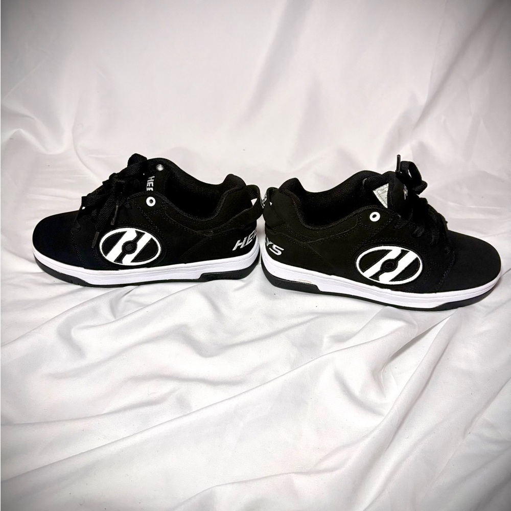 Heelys Kids Sneakers in Black and White